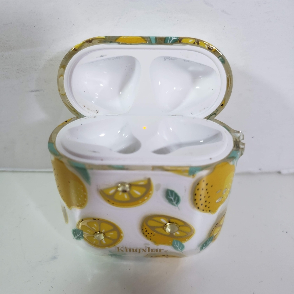 Apple Airpods Charging Case with Incase